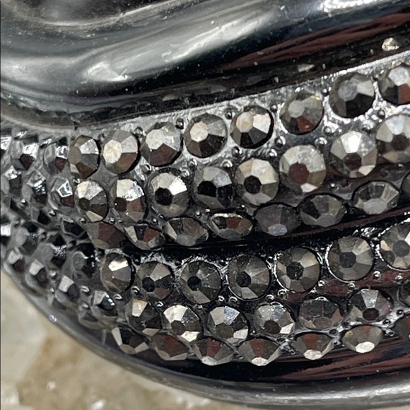 3.8.26-30 Gunmetal Textured w/ Rhinestones Asymmetrical Statement Hinge Bracelet - Picture 4 of 11